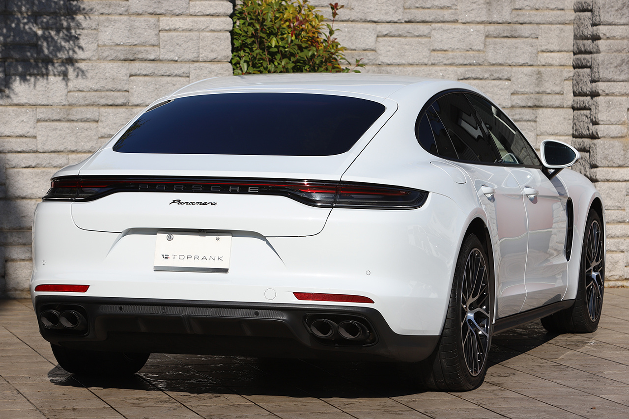 2021 Porsche PANAMERA 
