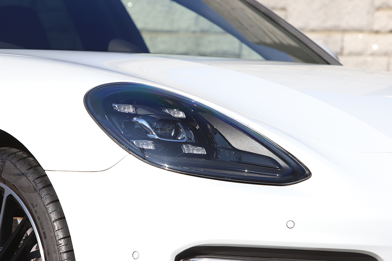 2021 Porsche PANAMERA 