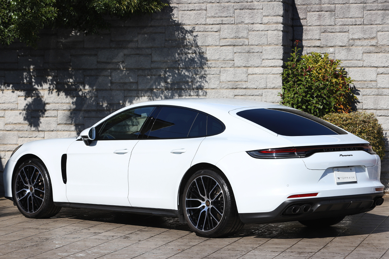 2021 Porsche PANAMERA 