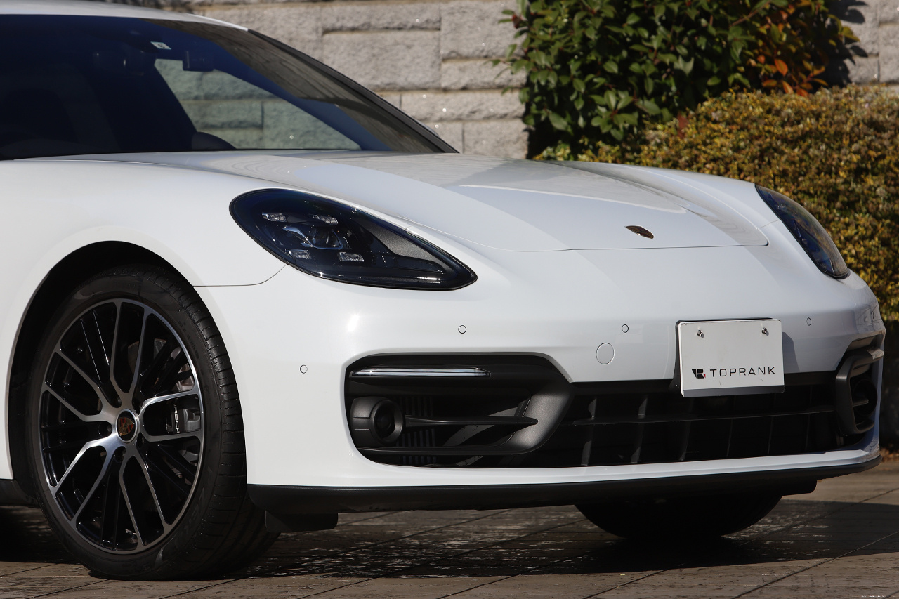 2021 Porsche PANAMERA 