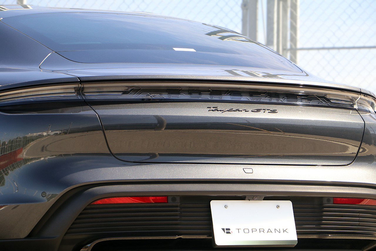 2022 Porsche Taycan 