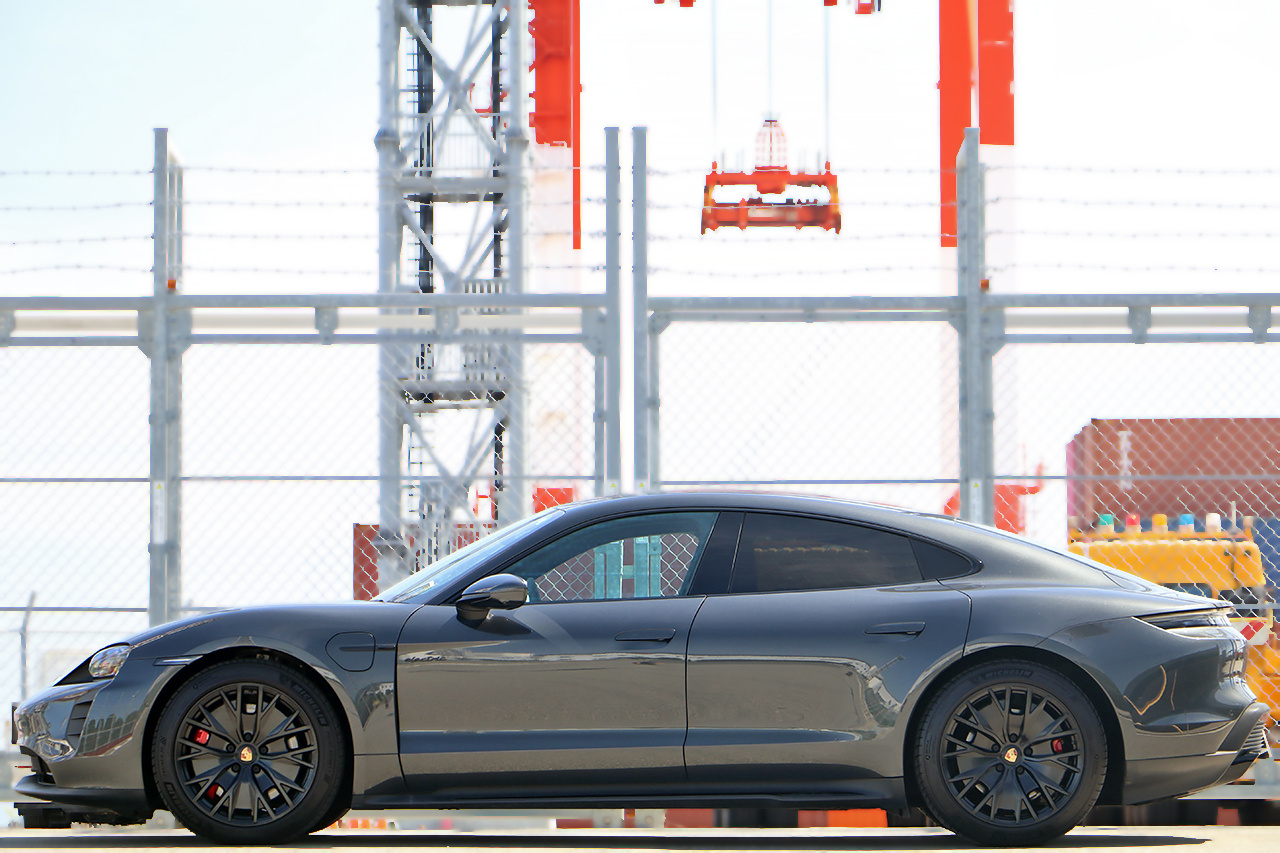 2022 Porsche Taycan 