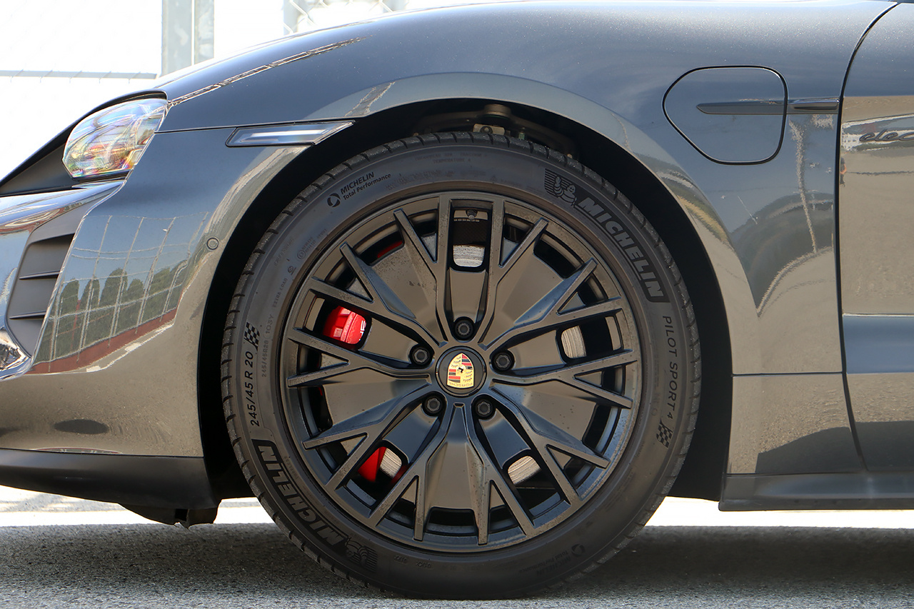 2022 Porsche Taycan 