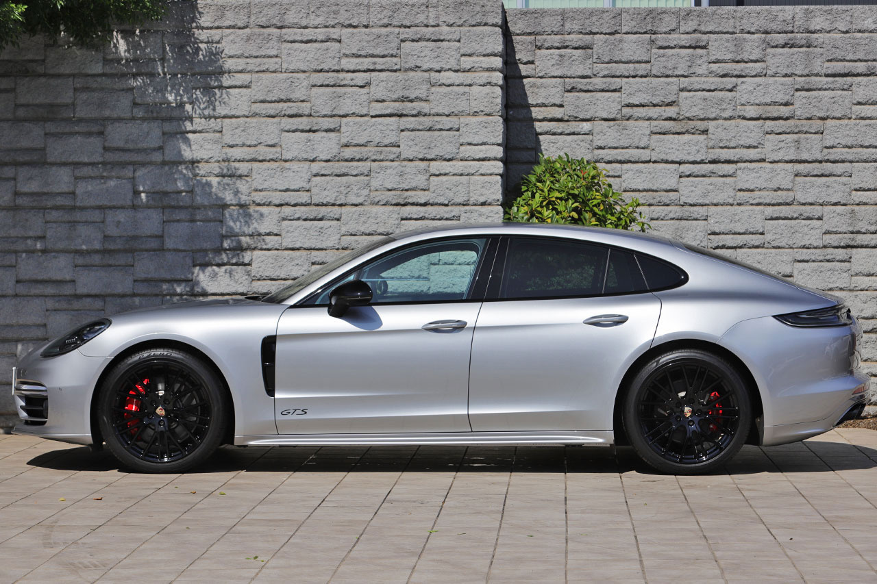 2021 Porsche PANAMERA null