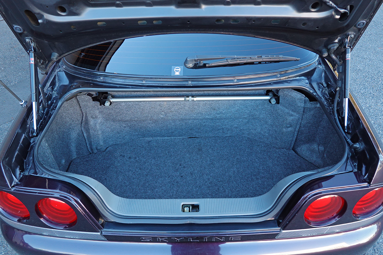 1995 Nissan SKYLINE GT-R BCNR33 R33 Skyline GT-R V-SPEC, Factory Midnight Purple LP2, Verified Low Mileage, Fujitsubo Muffler