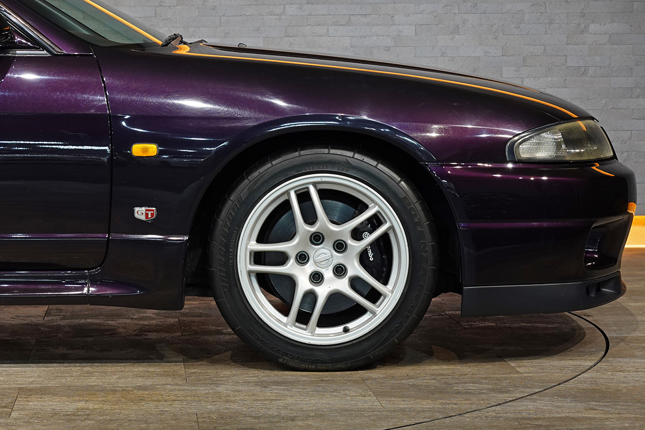 1995 Nissan SKYLINE GT-R BCNR33 R33 Skyline GT-R V-SPEC, Factory Midnight Purple LP2, Verified Low Mileage, Fujitsubo Muffler