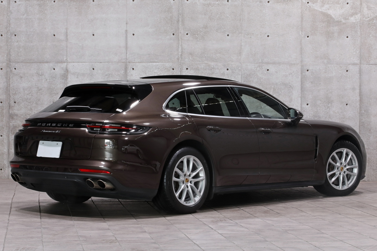 2019 Porsche PANAMERA null