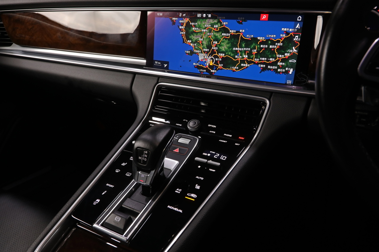 2019 Porsche PANAMERA null