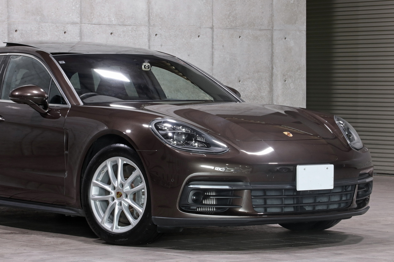 2019 Porsche PANAMERA null