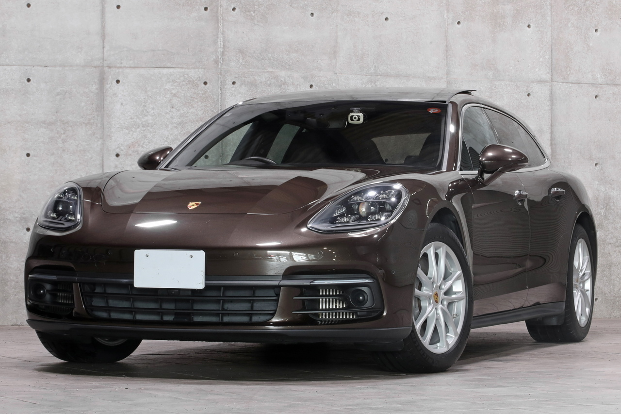 2019 Porsche PANAMERA null