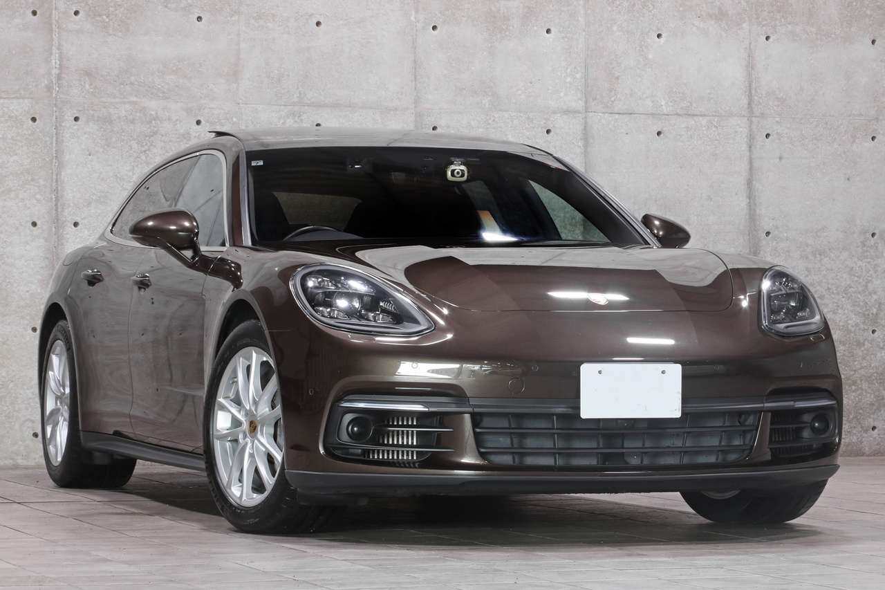 2019 Porsche PANAMERA null