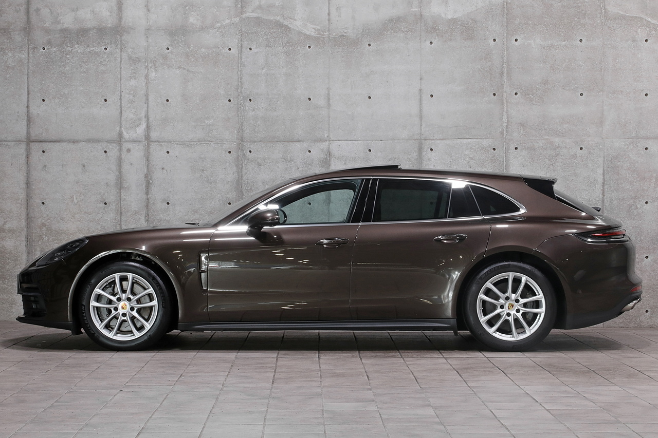 2019 Porsche PANAMERA null