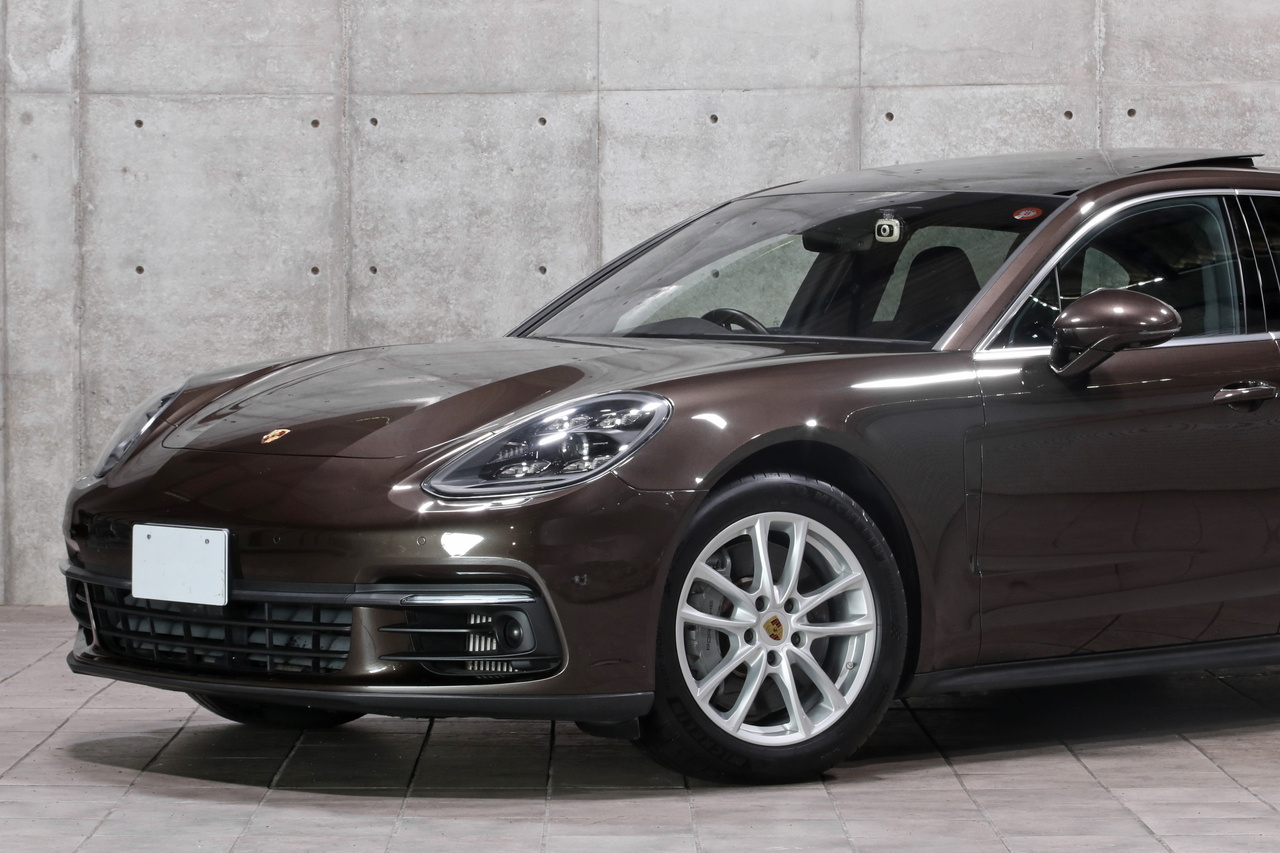 2019 Porsche PANAMERA null