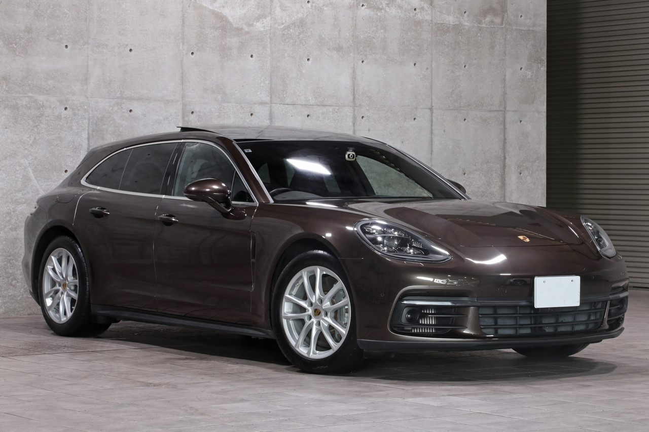 2019 Porsche PANAMERA null