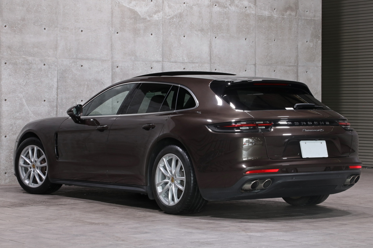 2019 Porsche PANAMERA null
