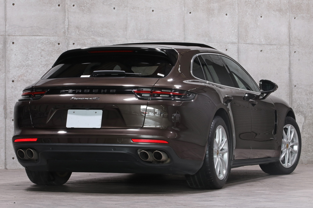 2019 Porsche PANAMERA null
