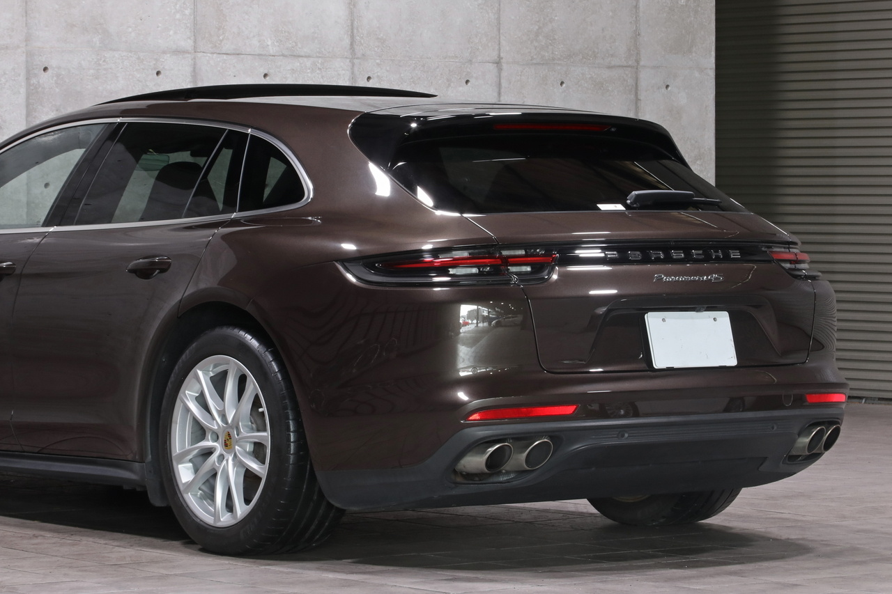2019 Porsche PANAMERA null