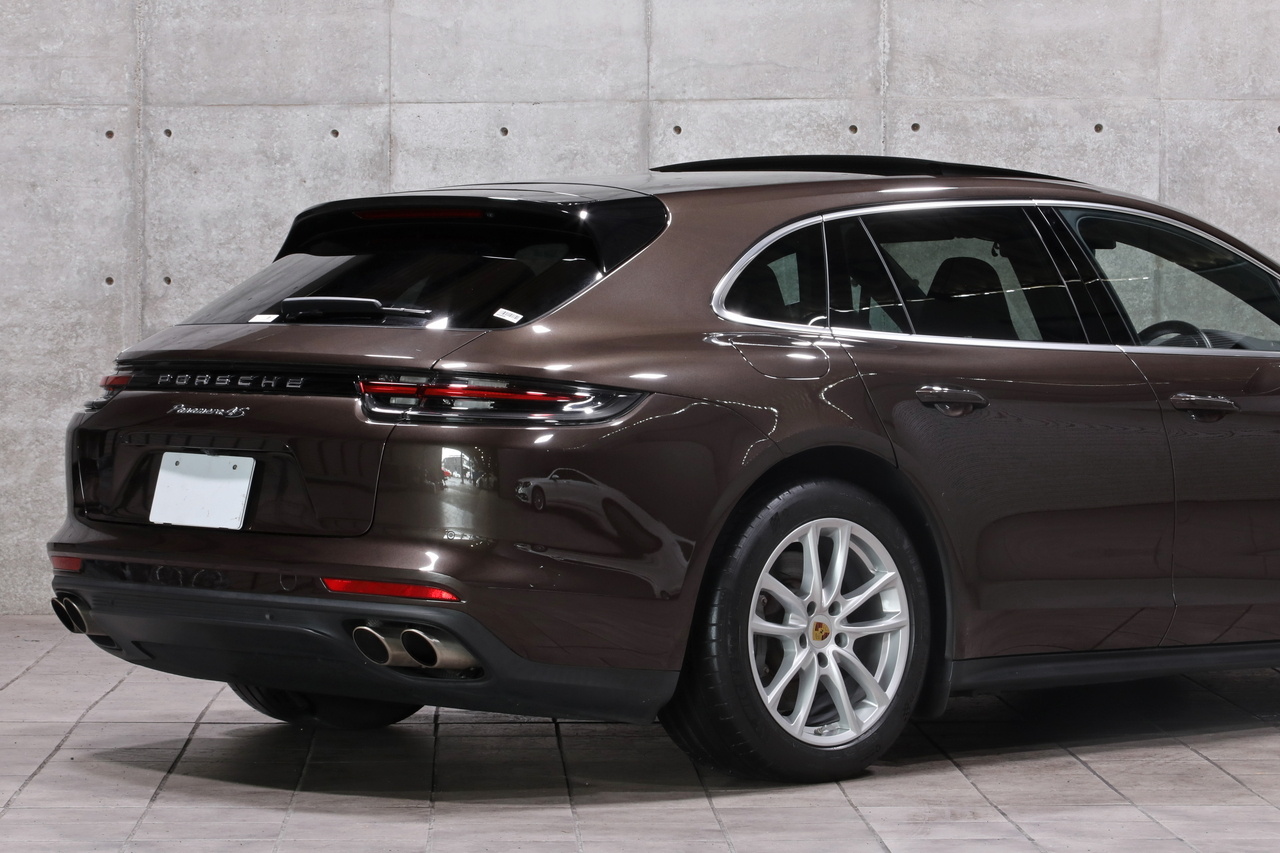 2019 Porsche PANAMERA null