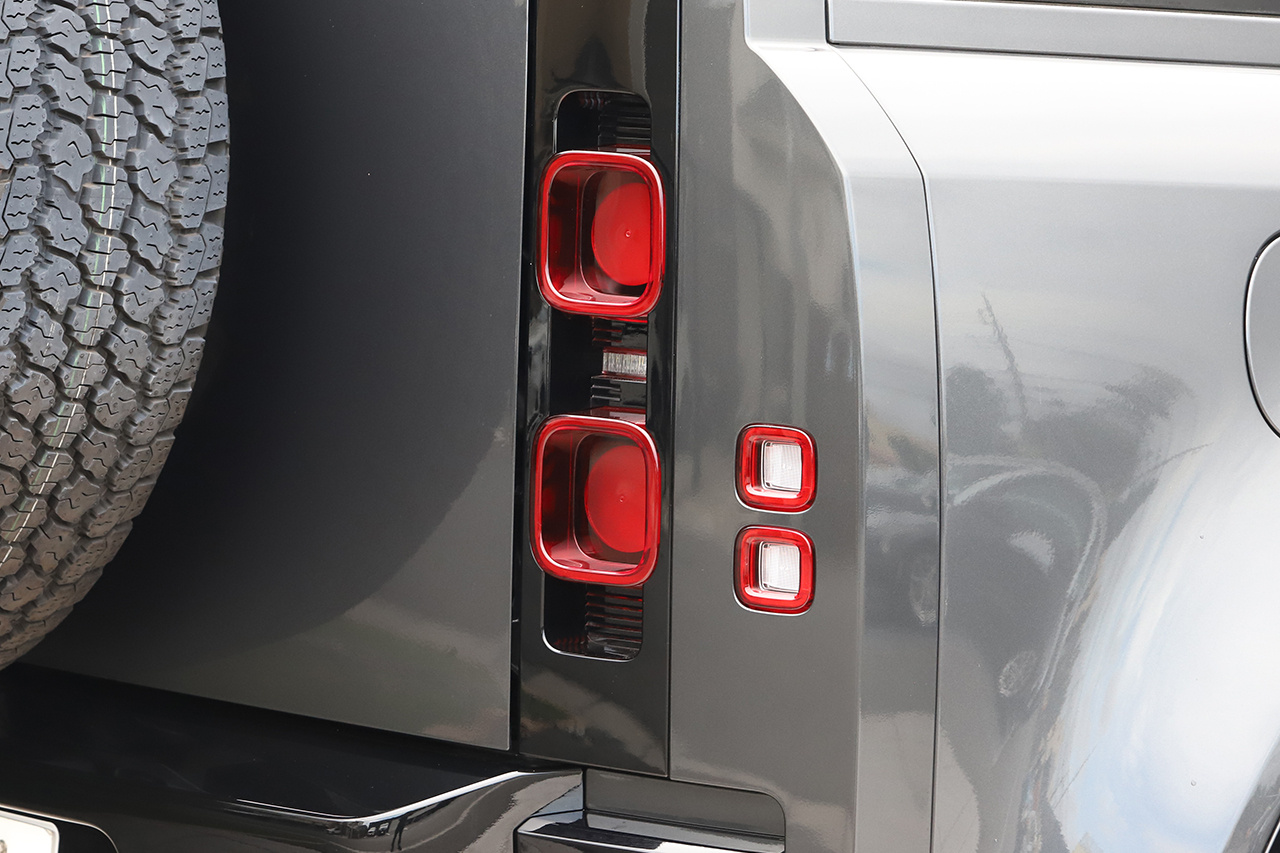 2024 Land Rover DEFENDER null
