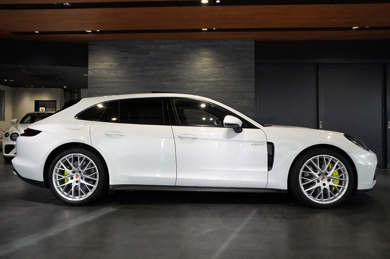 2019 Porsche PANAMERA null