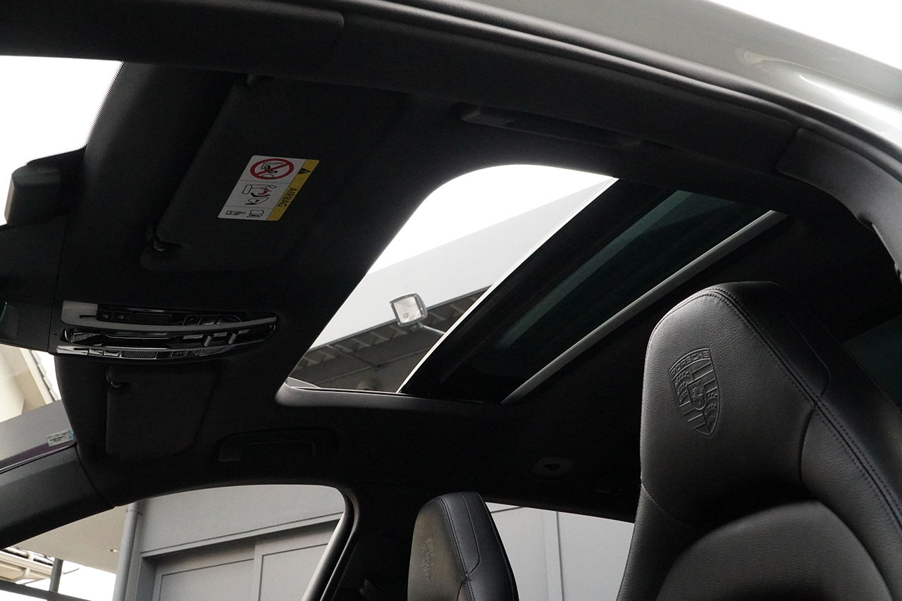 2019 Porsche PANAMERA null