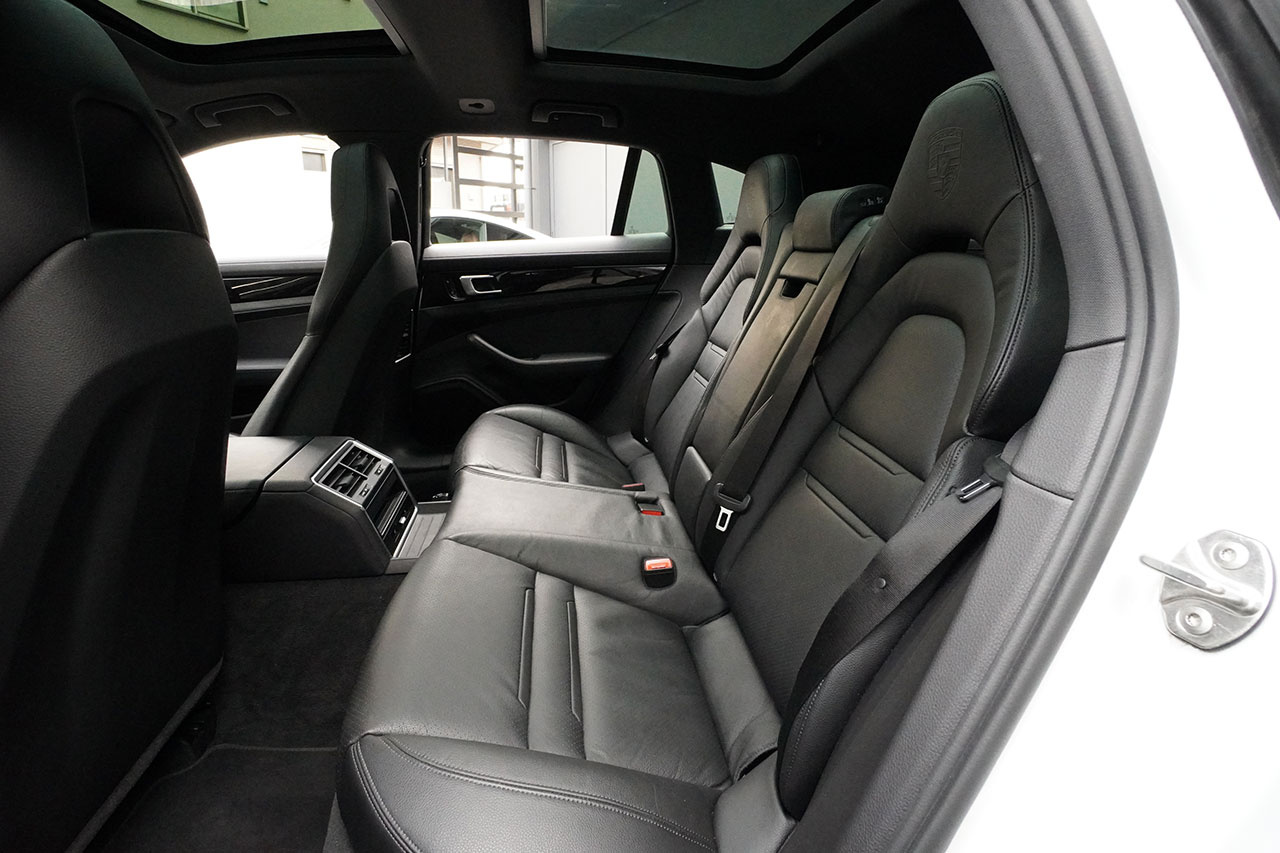 2019 Porsche PANAMERA null