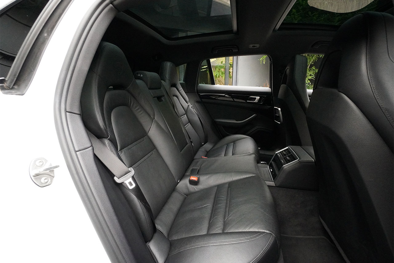 2019 Porsche PANAMERA null