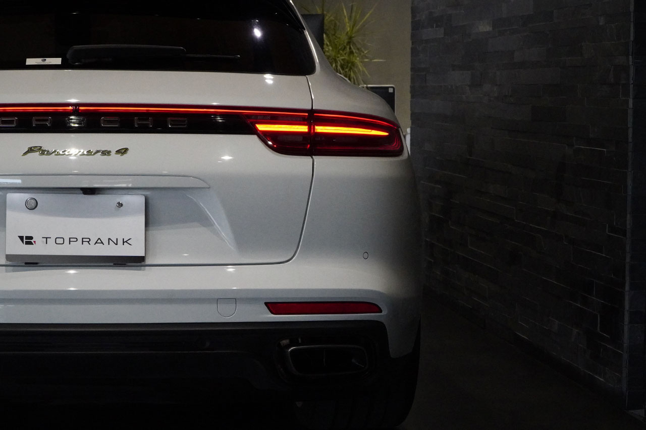 2019 Porsche PANAMERA null