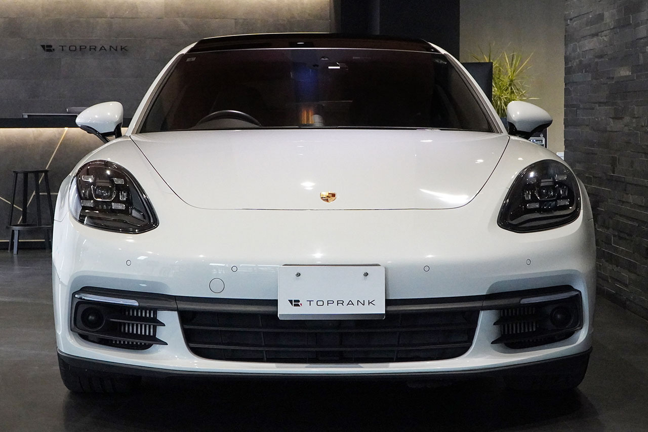 2019 Porsche PANAMERA null