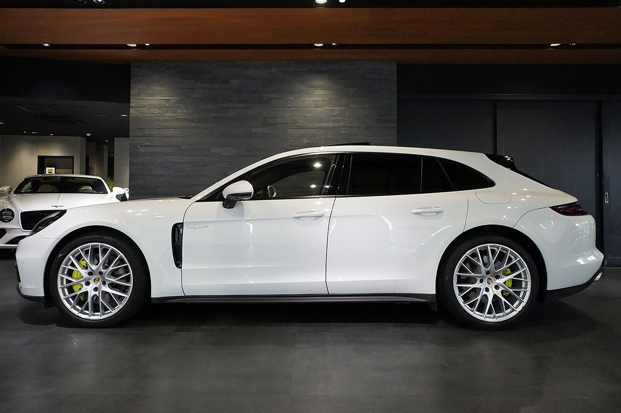 2019 Porsche PANAMERA null