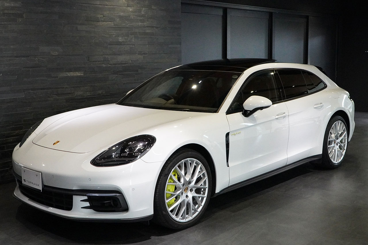 2019 Porsche PANAMERA null
