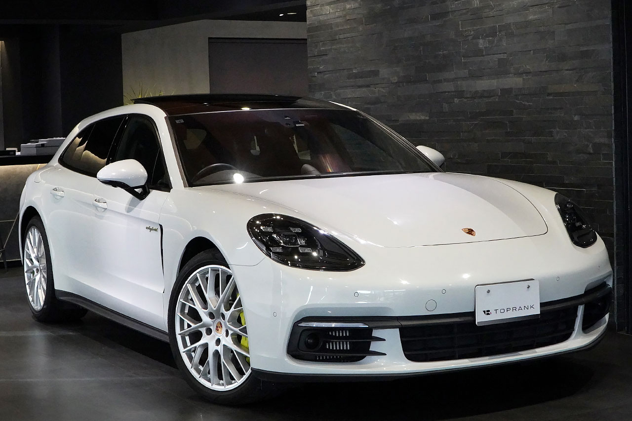 2019 Porsche PANAMERA null