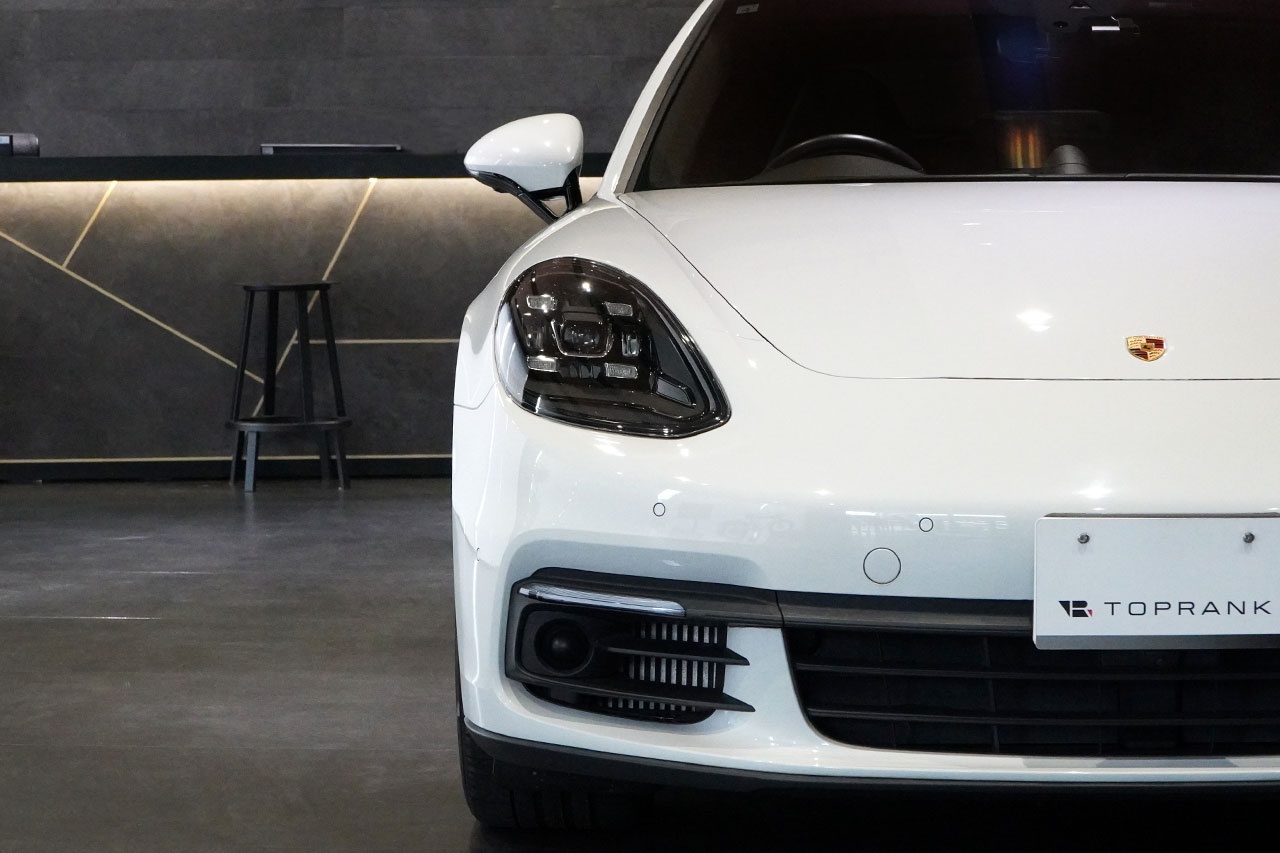 2019 Porsche PANAMERA null