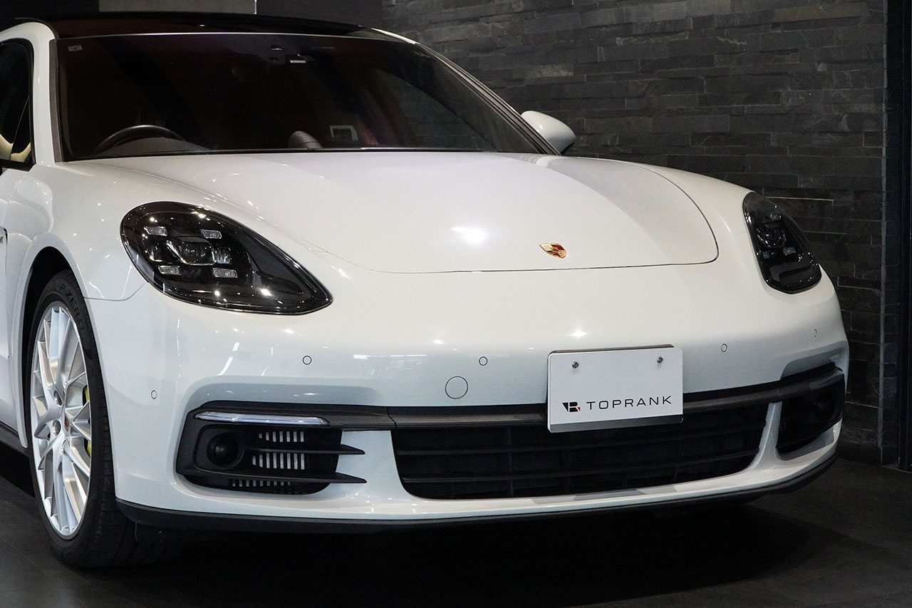 2019 Porsche PANAMERA null