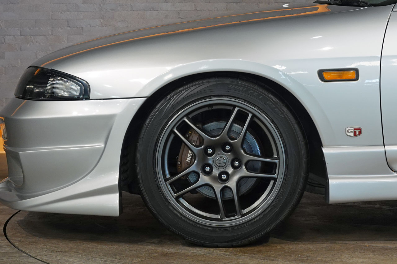 1995 Nissan SKYLINE COUPE ECR33 Skyline GTS25t Type M, Aftermarket Aero, BCNR33 R33 Skyline GT-R Factory 17 Inch Wheels