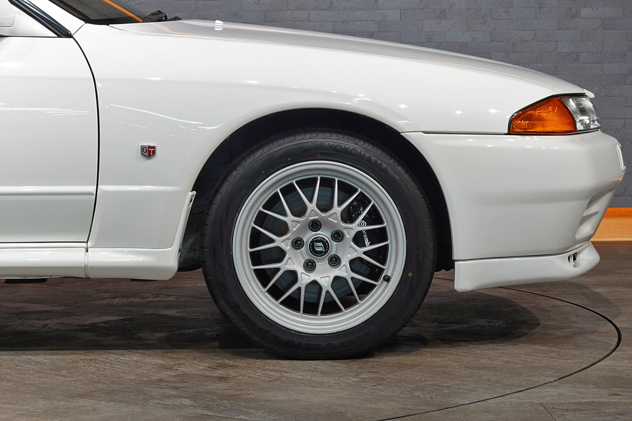 1994 Nissan SKYLINE GT-R BNR32 R32 Skyline GT-R, V-SPEC II Style, Brembo Brakes, Factory 17in V-SPEC II Alloy Wheels