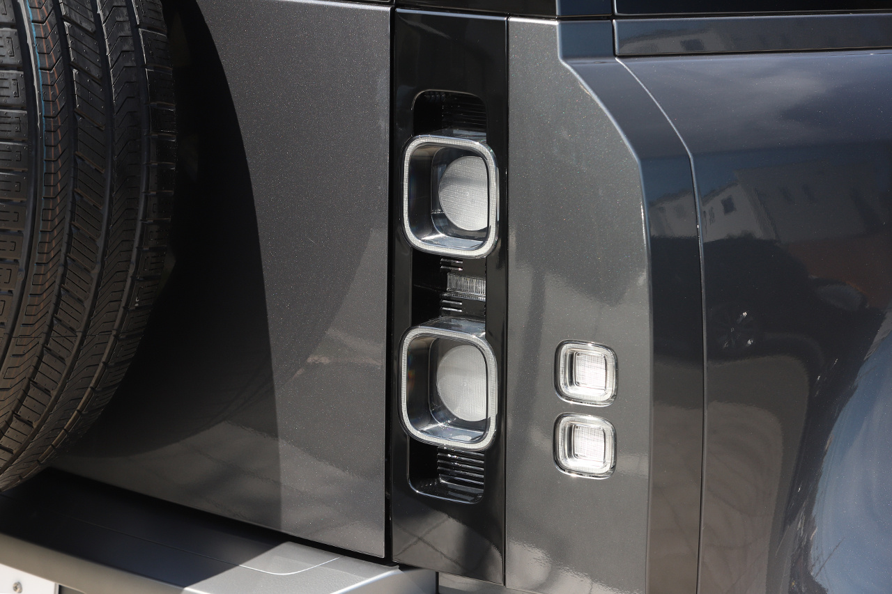2024 Land Rover DEFENDER 