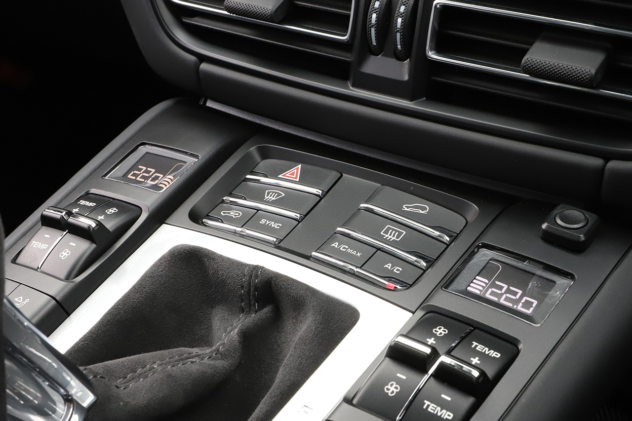 2021 Porsche MACAN null