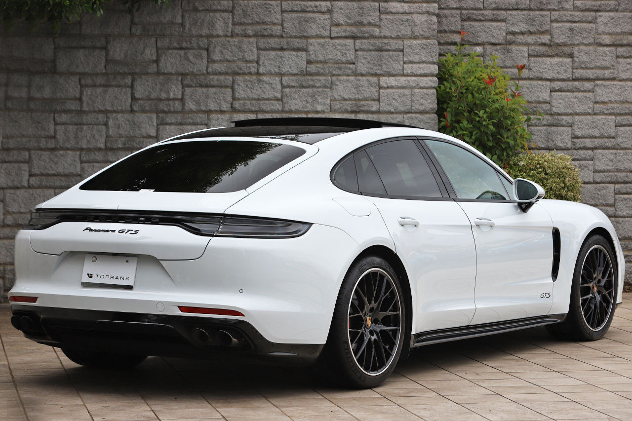 2024 Porsche PANAMERA null