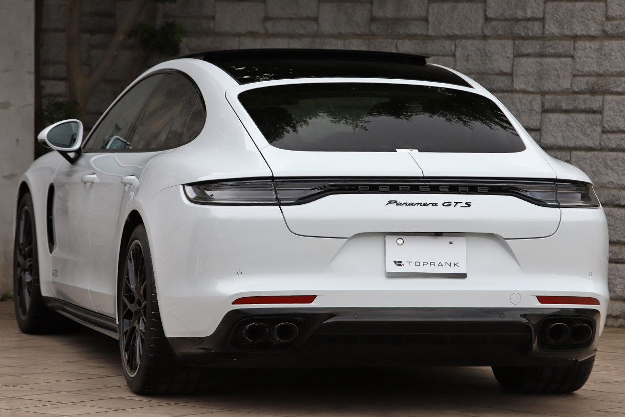 2024 Porsche PANAMERA null