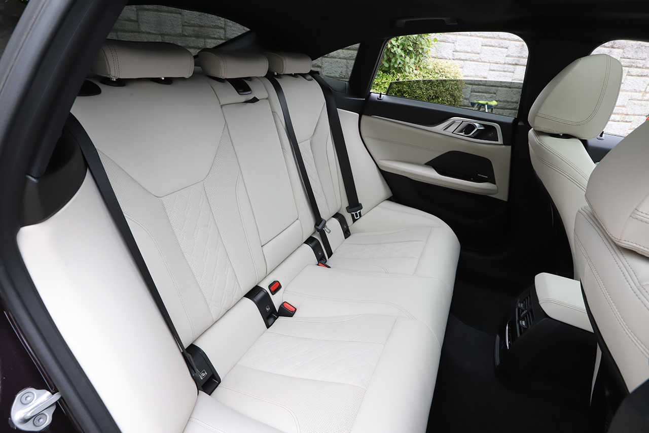 2024 BMW 4 SERIES null