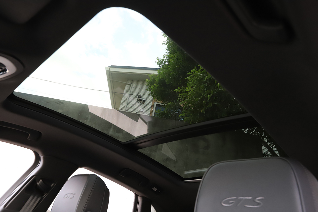 2024 Porsche MACAN 