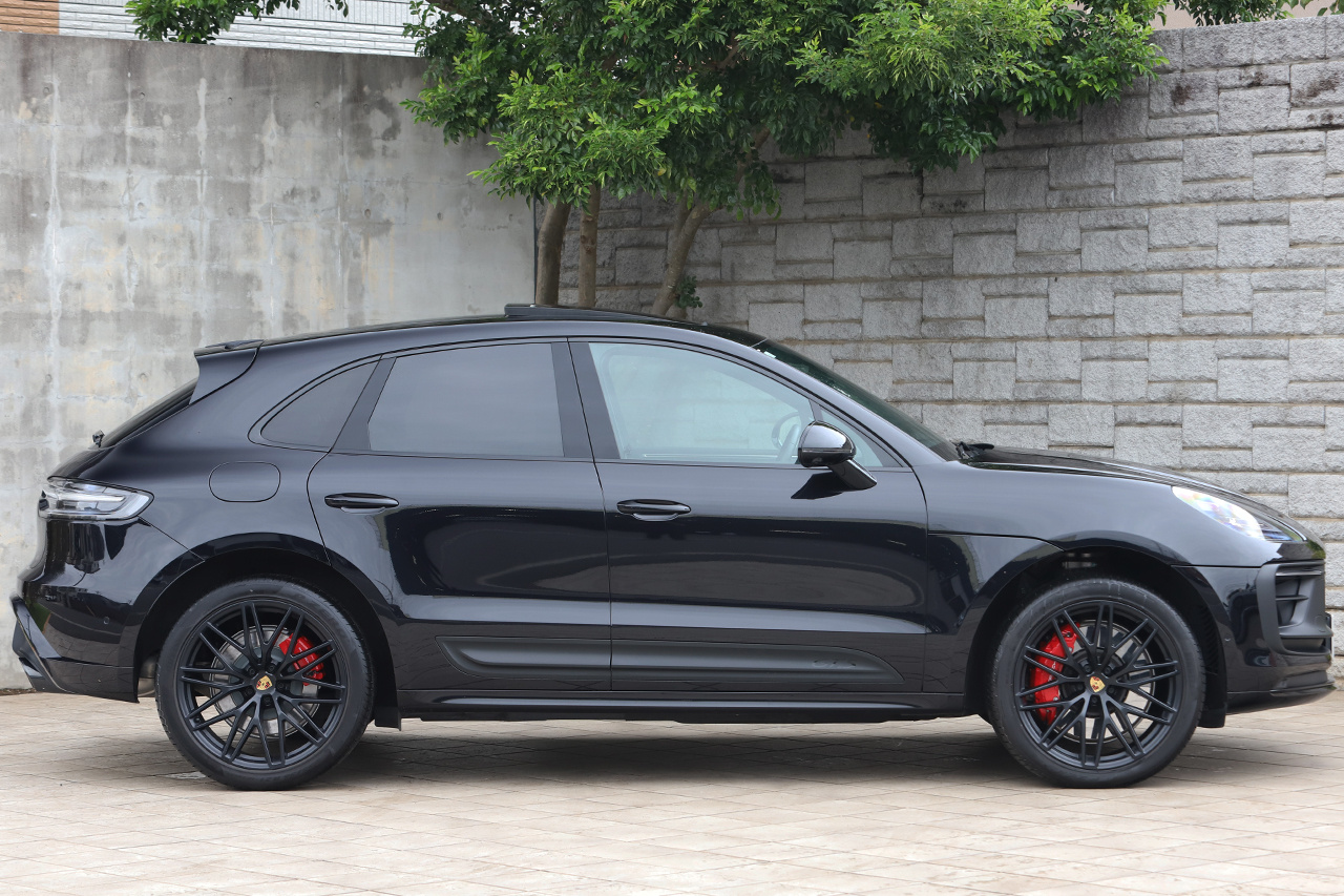 2024 Porsche MACAN 