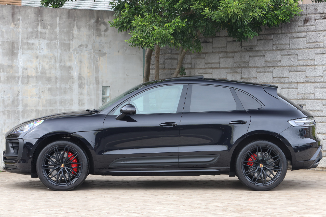 2024 Porsche MACAN 
