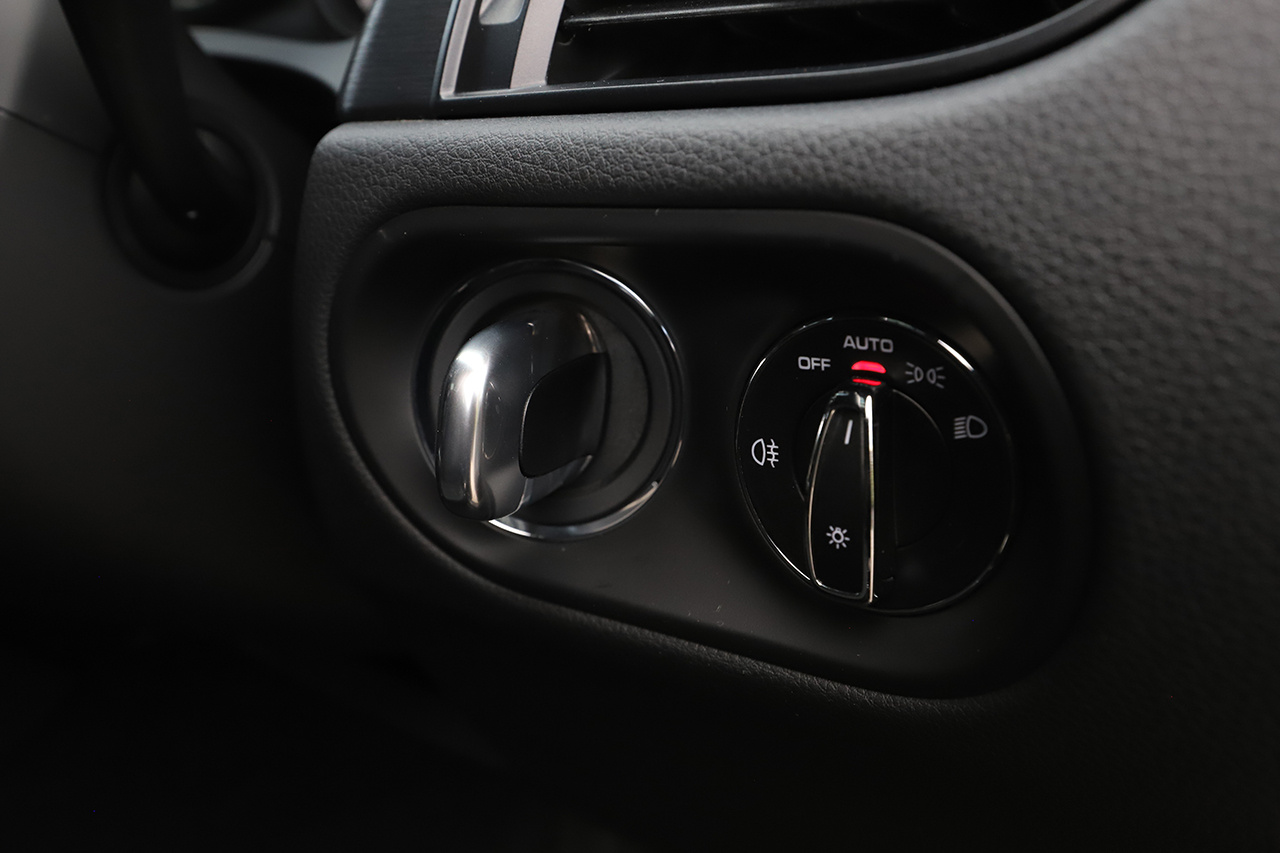 2024 Porsche MACAN 