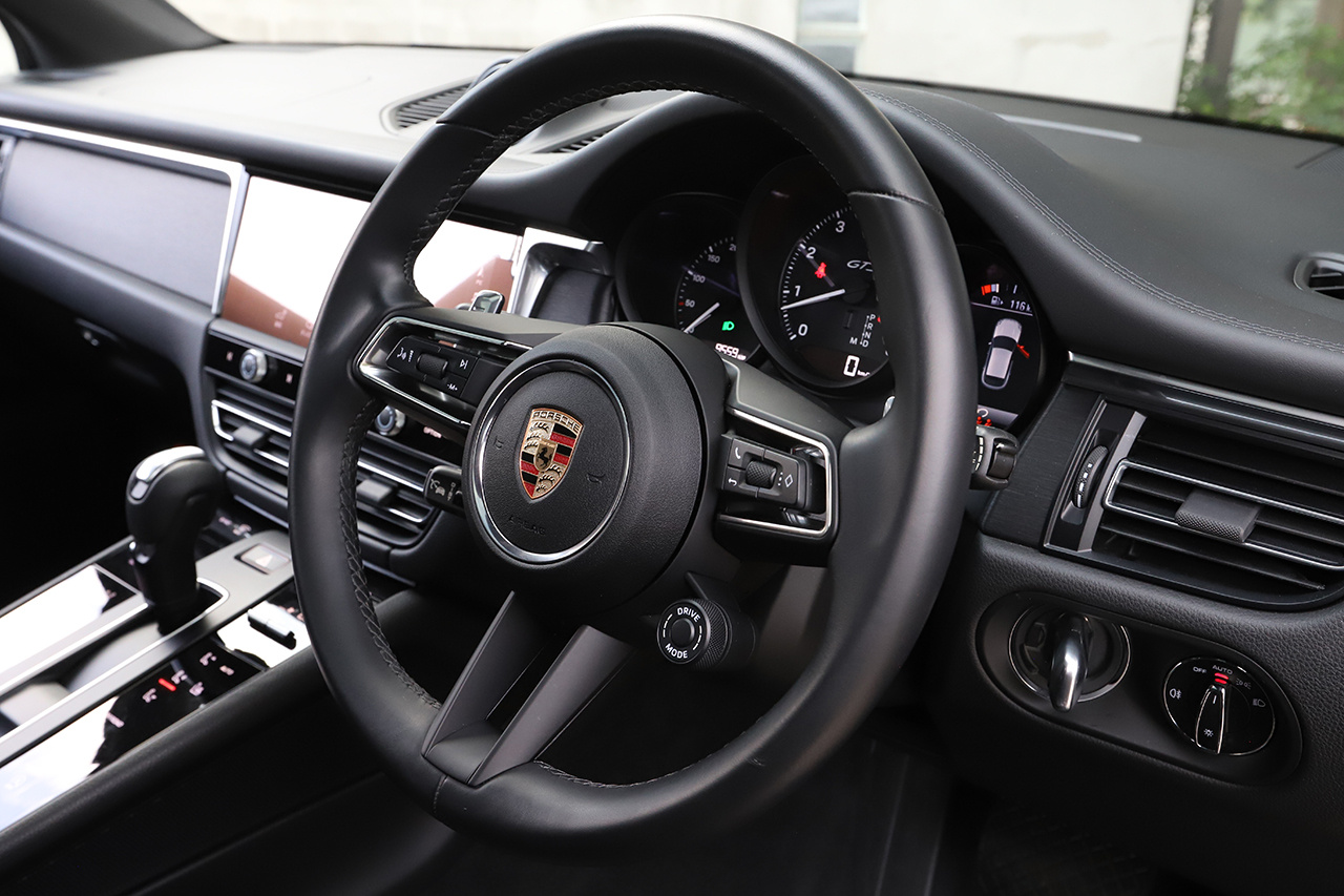 2024 Porsche MACAN 