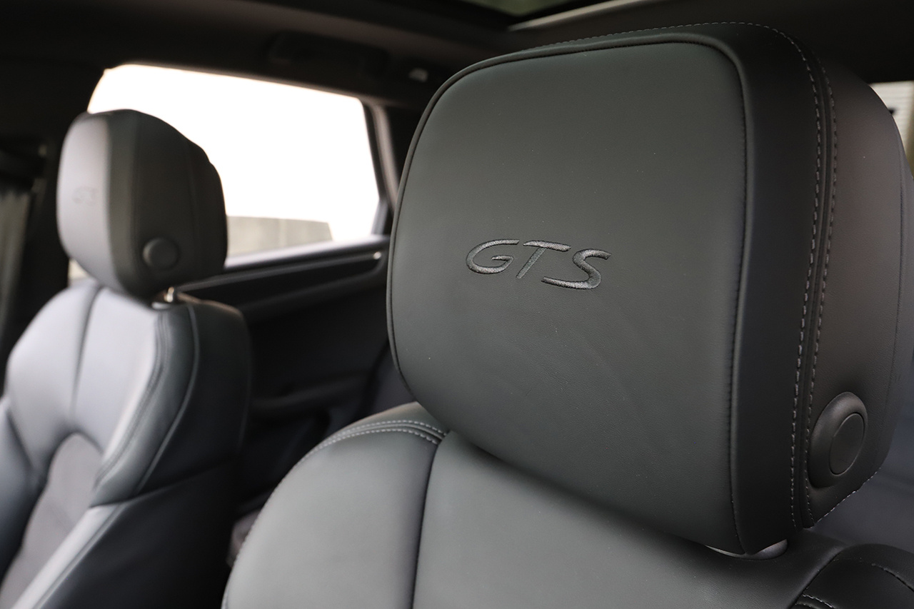 2024 Porsche MACAN 