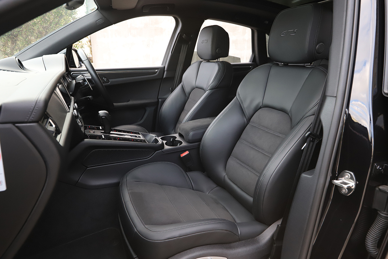 2024 Porsche MACAN 