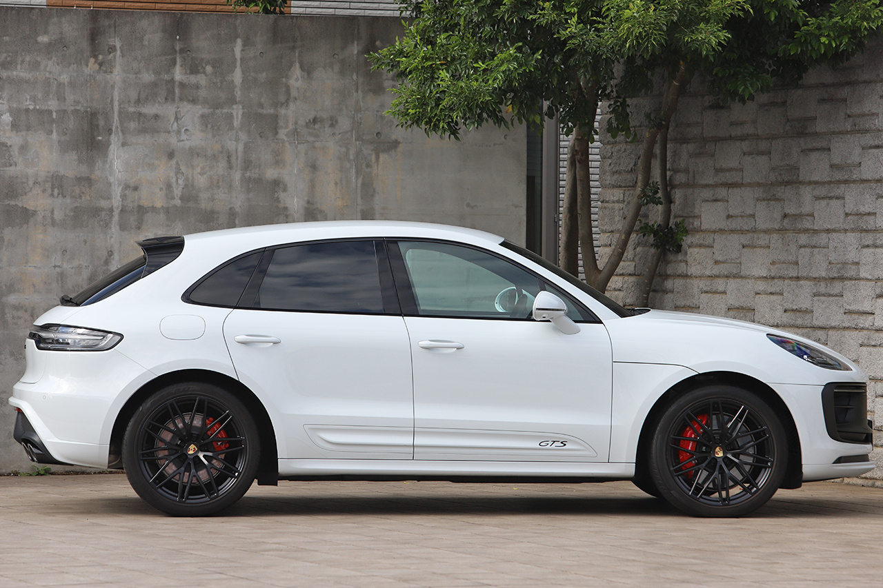 2023 Porsche MACAN null