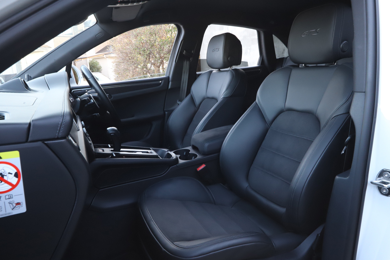 2023 Porsche MACAN null